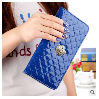 Lakovaná peněženka - modrá